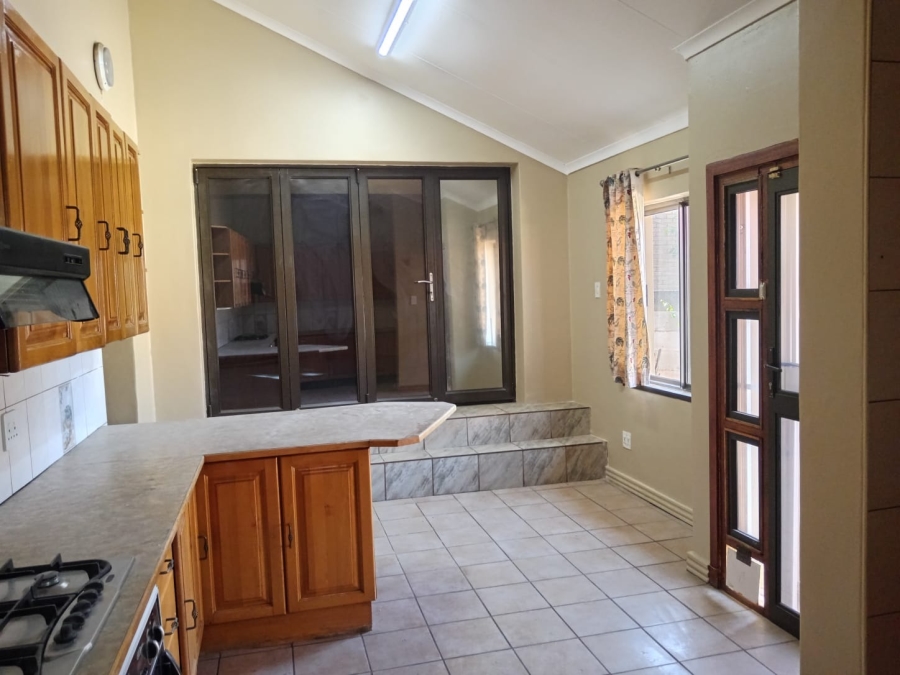 To Let 3 Bedroom Property for Rent in Safari Gardens North West